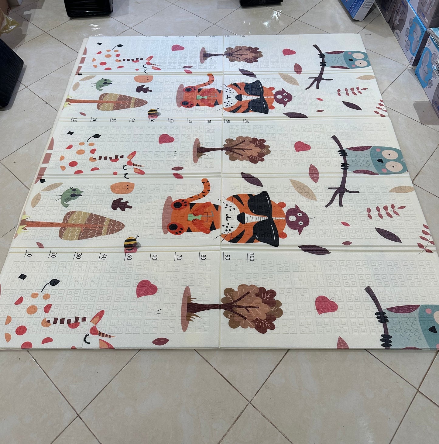 بساط لعب قابل للطي مصنوع من الفوم الممتص للصدمات، مقاس 200 × 180 سم: الخيار الأمثل لسلامة وراحة طفلك في المغرب