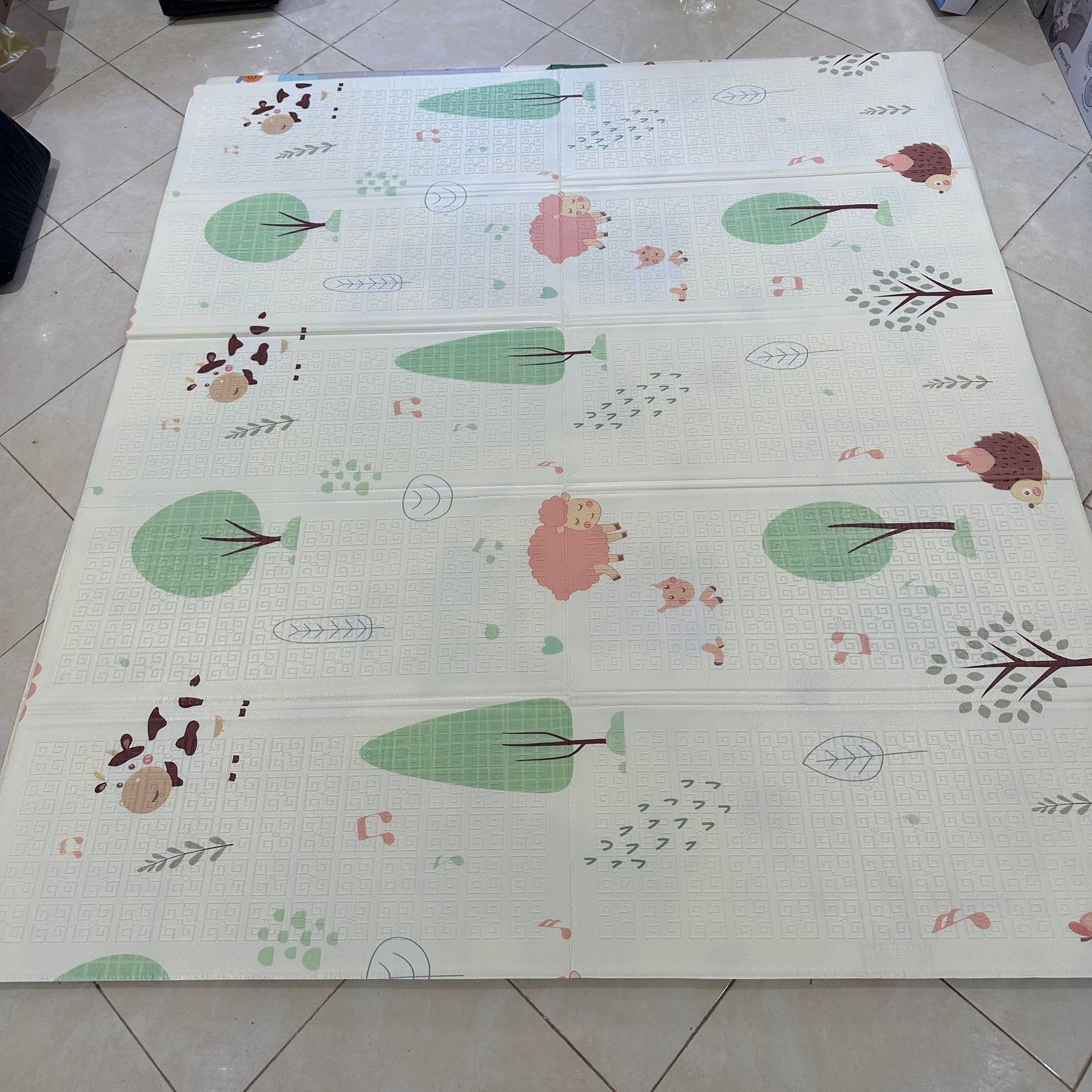 بساط لعب قابل للطي مصنوع من الفوم الممتص للصدمات، مقاس 200 × 180 سم: الخيار الأمثل لسلامة وراحة طفلك في المغرب