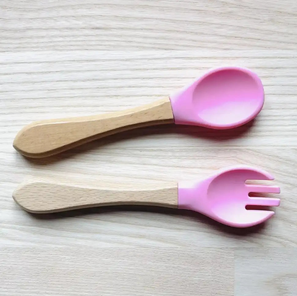 Couvert Bébé en Silicone avec Manche en Bois