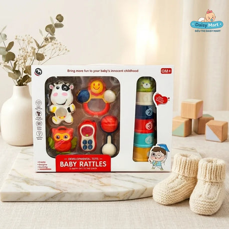 Coffret Cadeau Bébé avec Tasses Empilables & Hochets 0M+