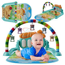 بساط أنشطة موسيقية مع بيانو وألعاب معلقة